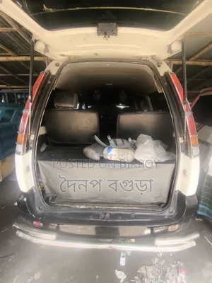টয়োটা টাউনএইস ২০০৩ সাদা