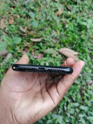 অ্যাপল আইফোন এক্সআর ৬৪ জিবি কালো