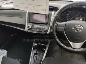 Toyota Axio 2021 Silver