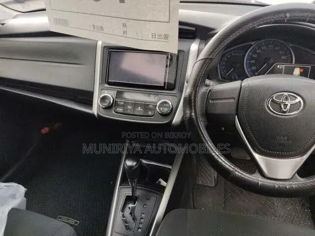 Toyota Axio 2021 Silver