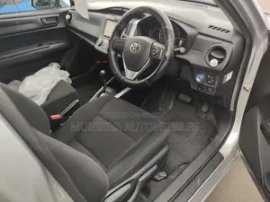 Toyota Axio 2021 Silver