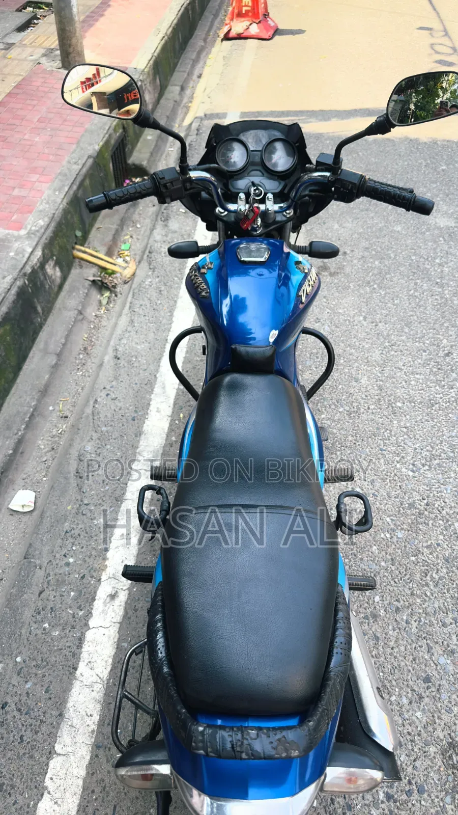 বাজাজ ডিসকভার ১২৫ ২০১৭ নীল