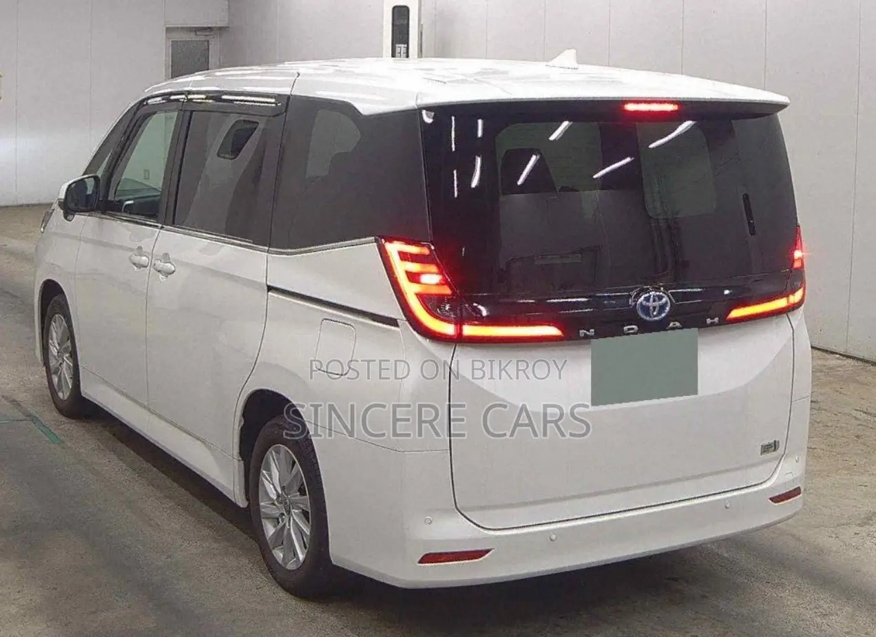 Toyota Noah 2022 Pearl