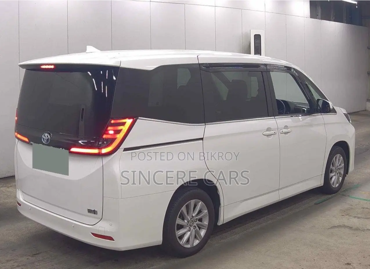 Toyota Noah 2022 Pearl
