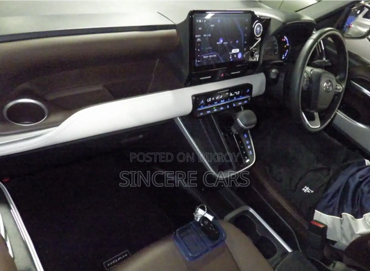 Toyota Noah 2022 Pearl