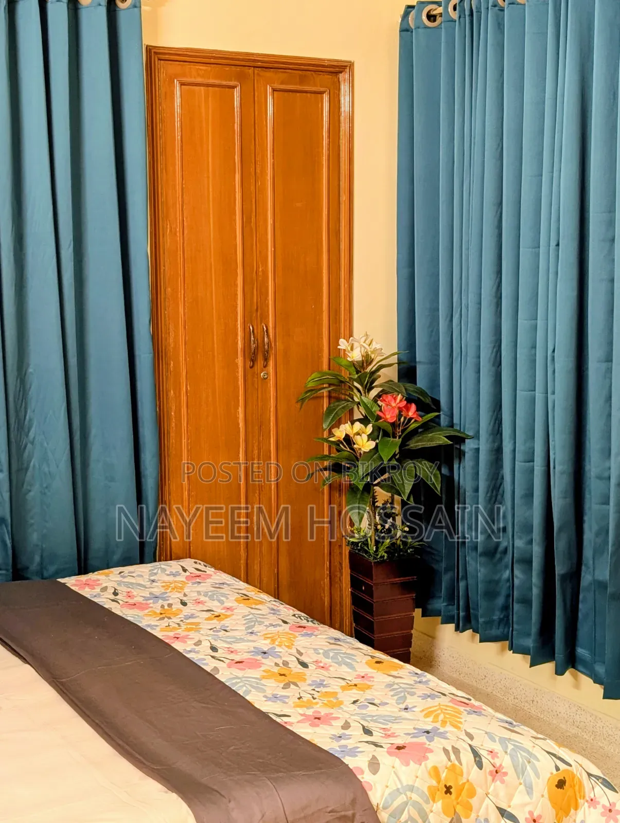 ঢাকার ধানমন্ডিতে ভাড়ার জন্য আসবাবপত্রসহ ৩ বেডরুমের অ্যাপার্টমেন্ট