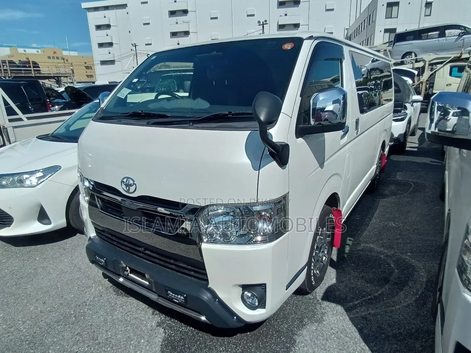 Toyota HiAce 2021