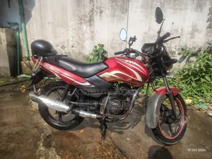 টিভিএস মেট্রো ২০১৪ লাল