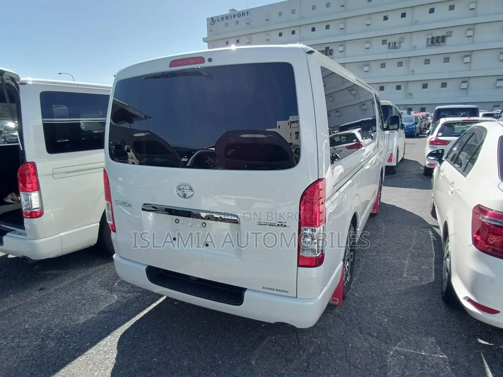 Toyota HiAce 2021