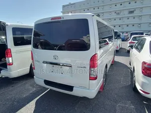 Toyota HiAce 2021