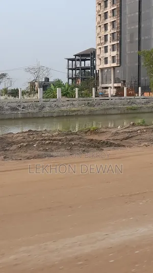পূর্বাচল ৩০০ফিট রোডে ৯শতক বেদখল জমি বিক্রয়