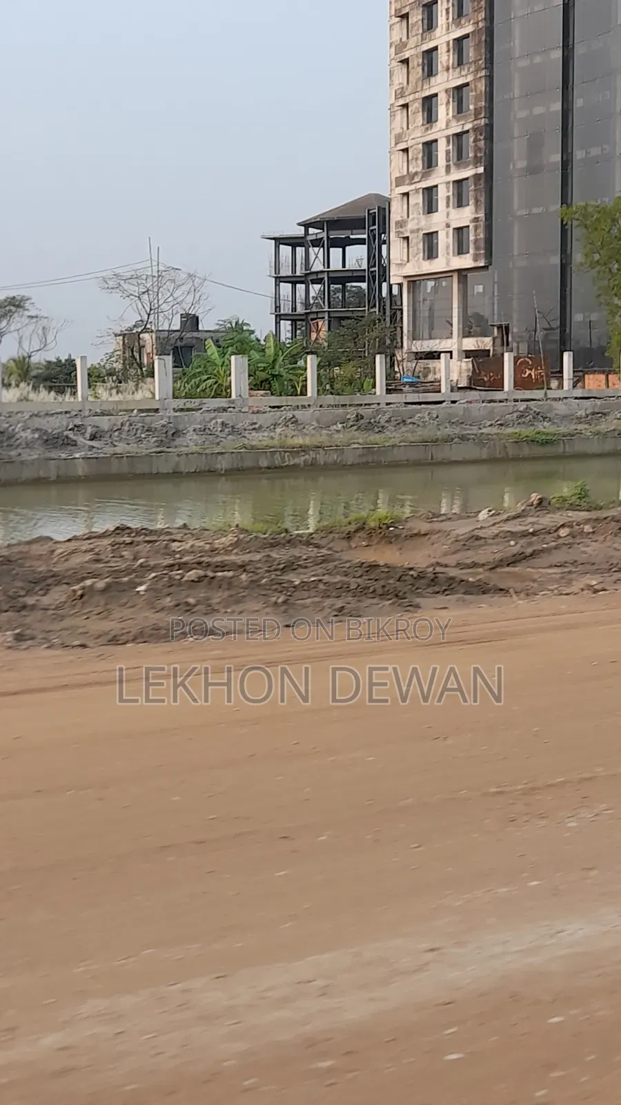পূর্বাচল ৩০০ফিট রোডে ৯শতক বেদখল জমি বিক্রয়
