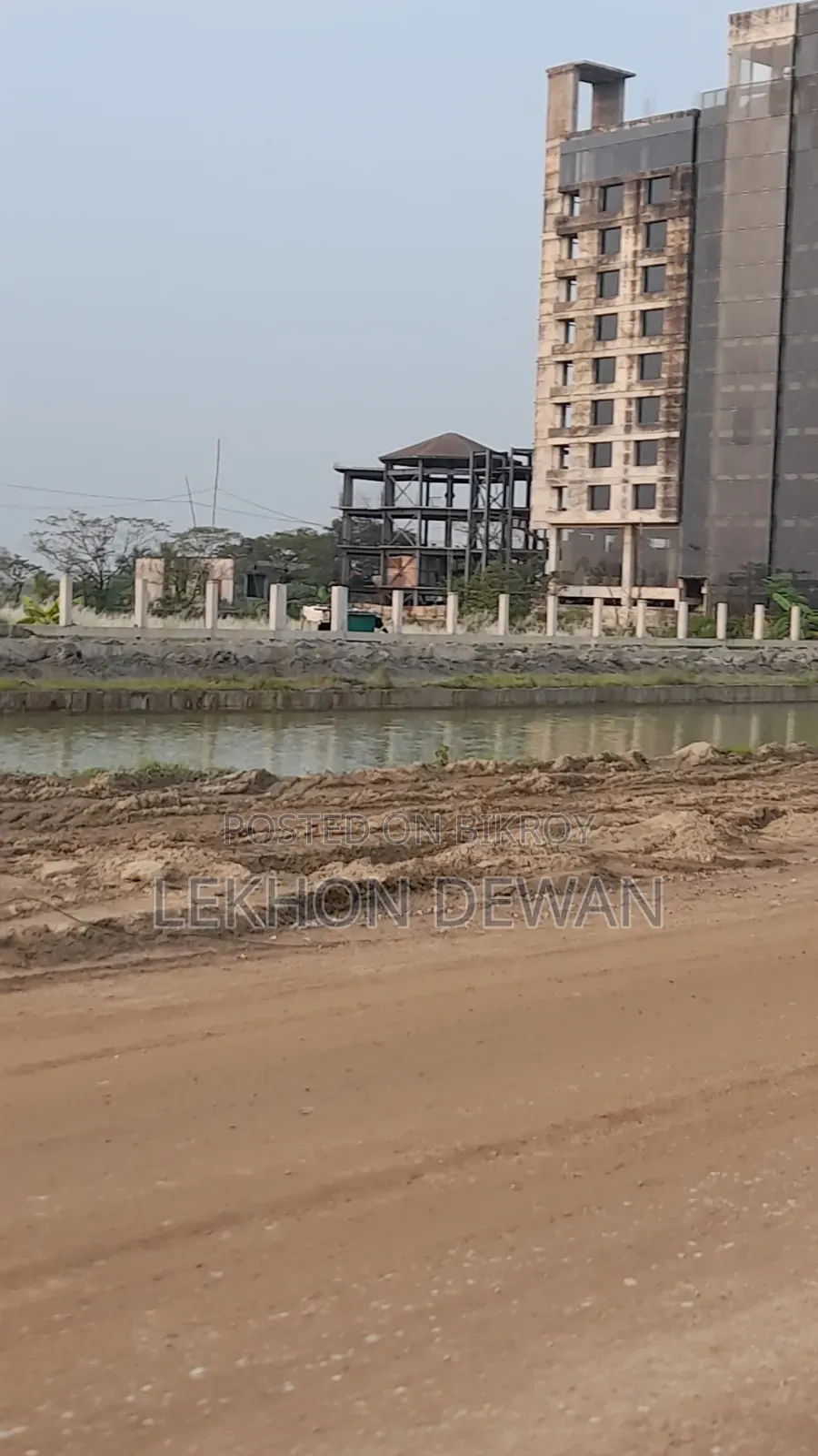 পূর্বাচল ৩০০ফিট রোডে ৯শতক বেদখল জমি বিক্রয়