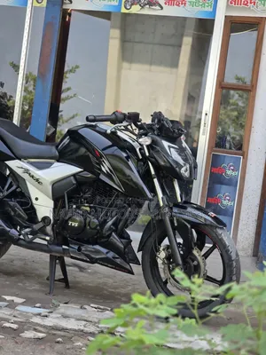 TVS Apache RTR 160 4V 2022 Black