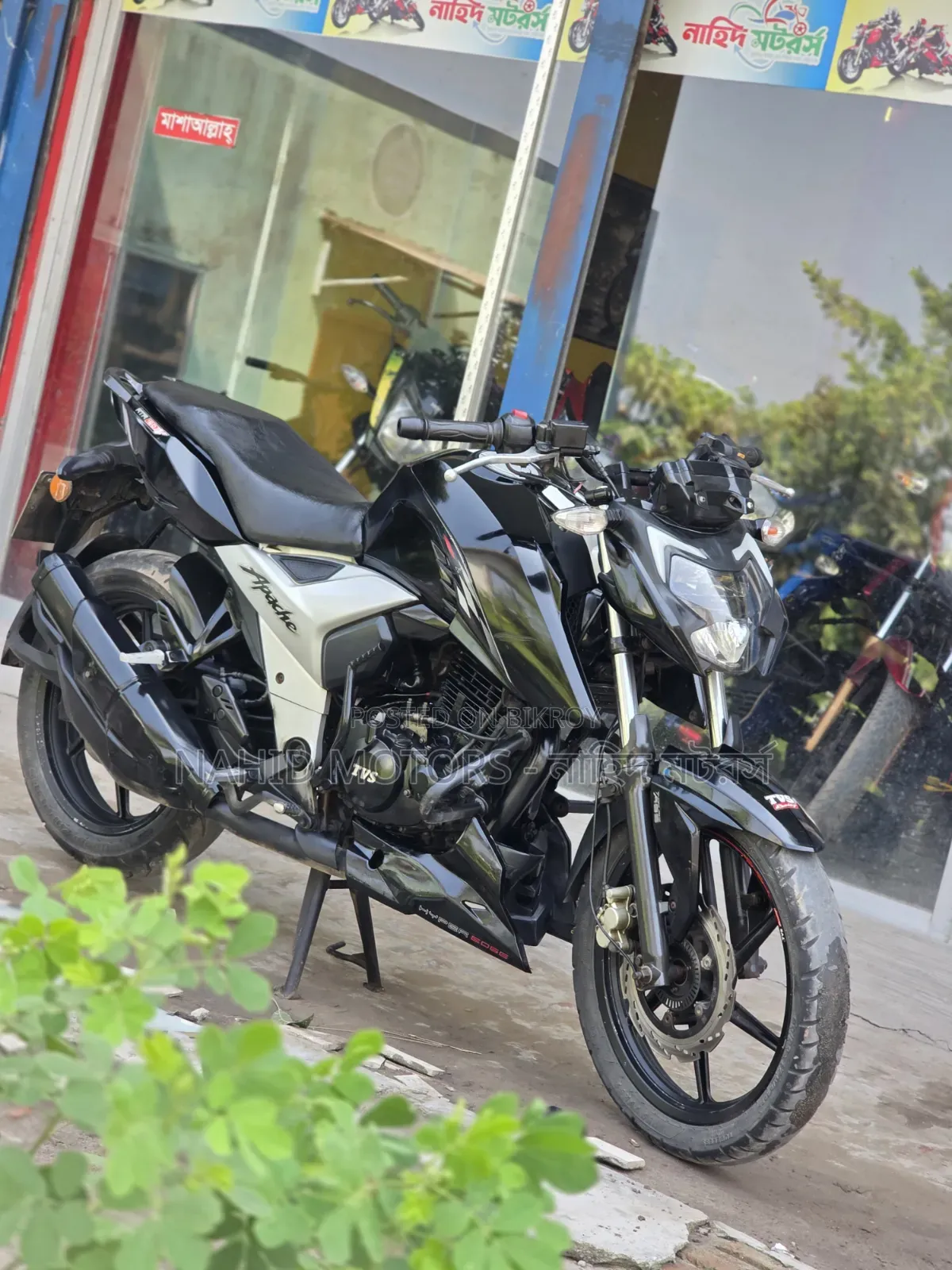 TVS Apache RTR 160 4V 2022 Black