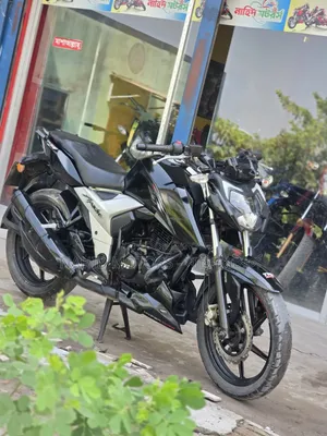 TVS Apache RTR 160 4V 2022 Black