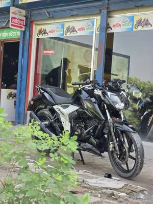 TVS Apache RTR 160 4V 2022 Black