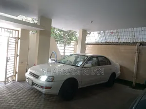 টয়োটা প্রিমিও ১.৫ এফডব্লিউডি ২০০১ হোয়াইট