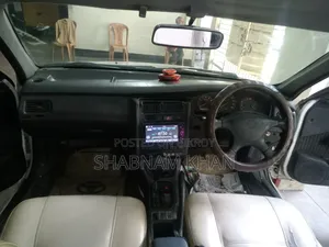 টয়োটা প্রিমিও ১.৫ এফডব্লিউডি ২০০১ হোয়াইট