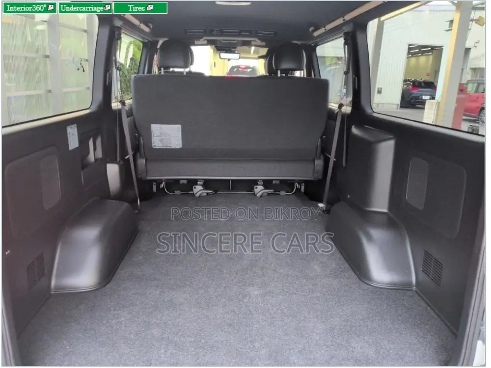 Toyota HiAce 2022 White