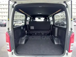 Toyota HiAce 2022 White