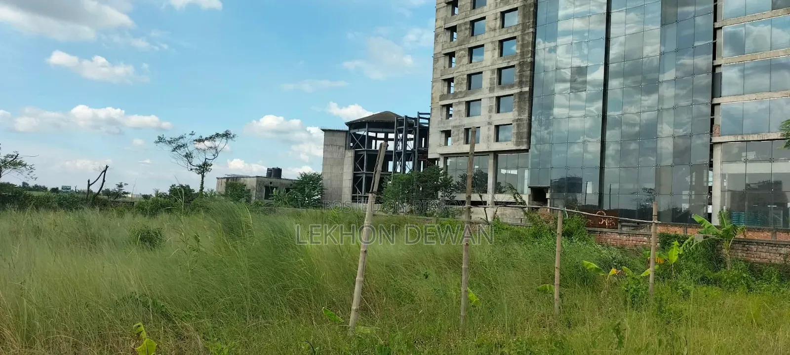 পূর্বাচল ৩০০ফিট রোডে ৯শতক বেদখল জমি বিক্রয়