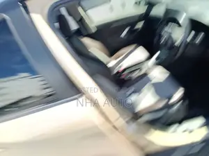 টয়োটা ইয়ারিস ক্রস ২০২১ বেইজ