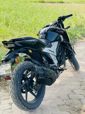 TVS Apache RTR 160 4V 2019 Black