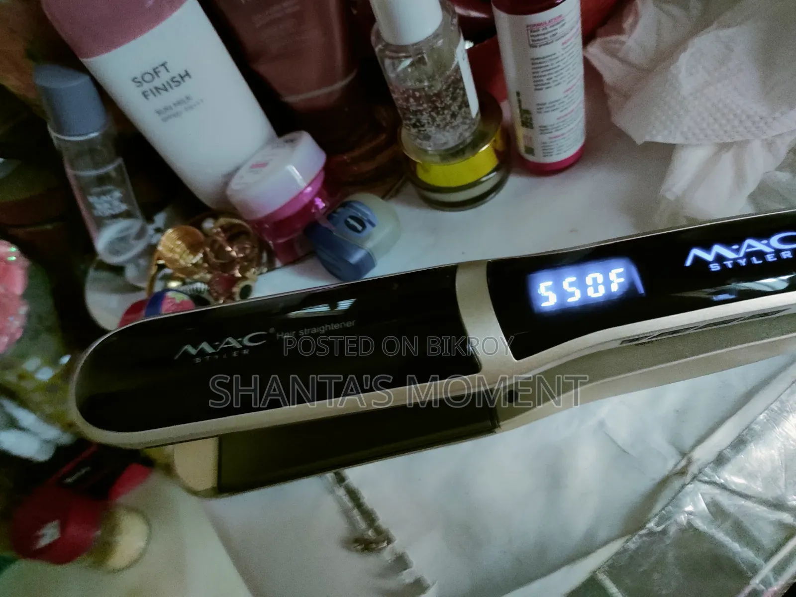 M.A.C Style Hair Straightener