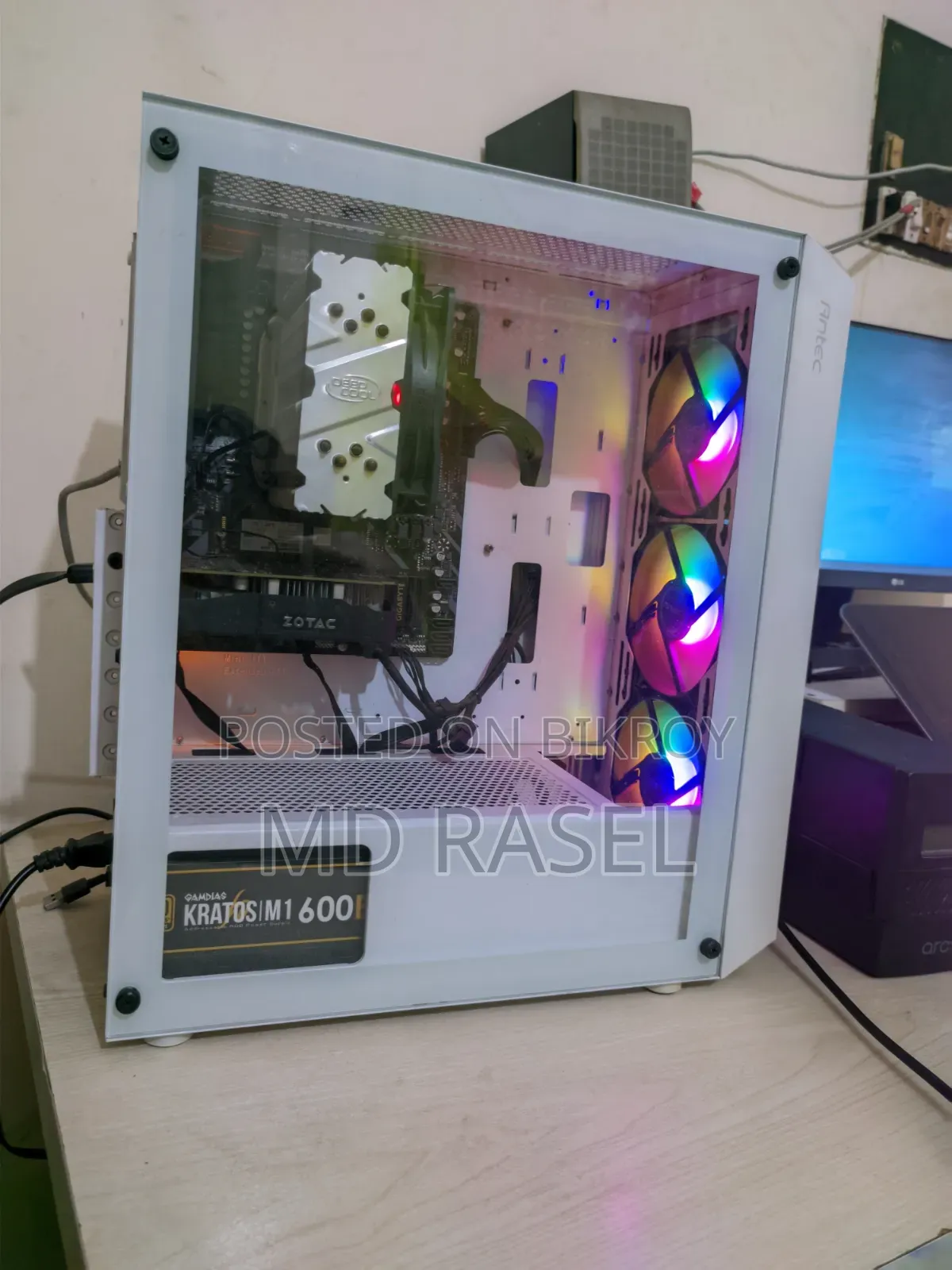Desktop Computer 8GB AMD Ryzen 5 SSD 256GB