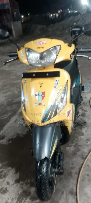 Hero Pleasure 2017 Yellow