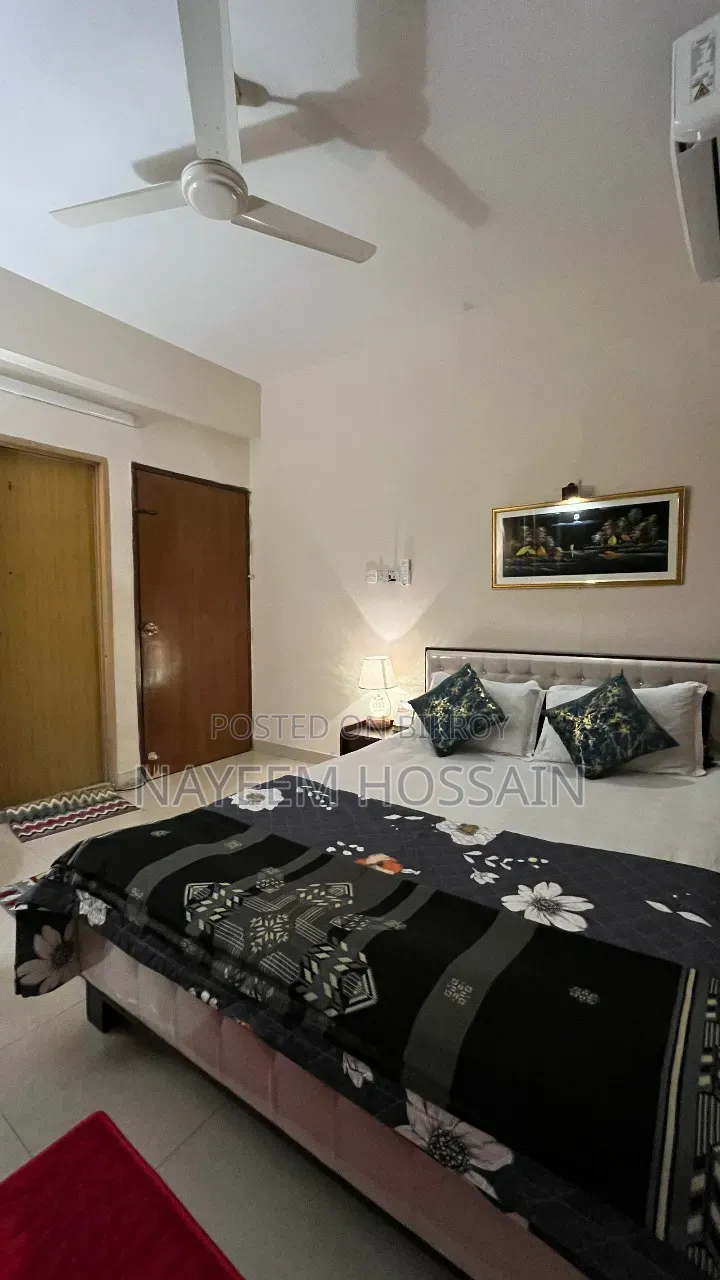 ধানমন্ডি, ঢাকায় ৩ বেডরুমের ফার্নিশড অ্যাপার্টমেন্ট ভাড়া হবে
