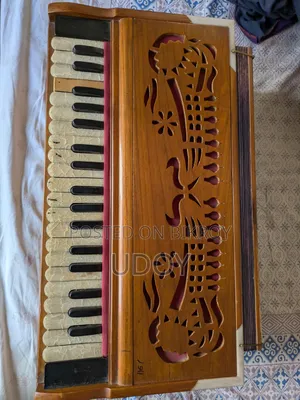 হারমোনিয়াম।