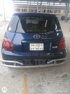টয়োটা আইএসটি ২০০৪ নীল