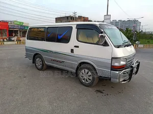 Toyota HiAce 2004 White
