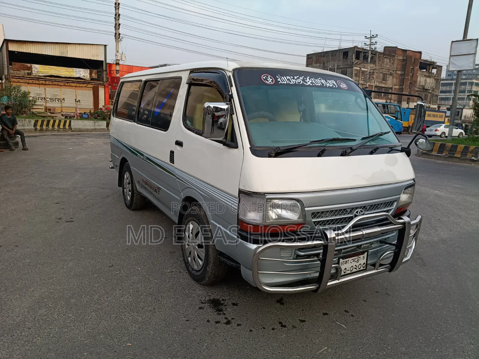 Toyota HiAce 2004 White