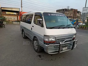 Toyota HiAce 2004 White