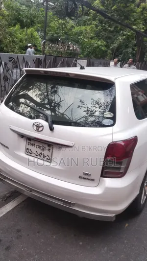 Toyota Axio 2006 White