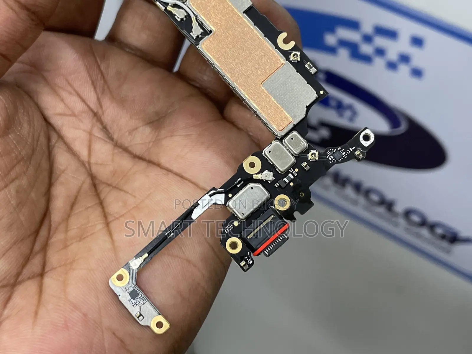পিক্সেল ৬এ ৬জিবি/১২৮জিবি এর মাদারবোর্ড