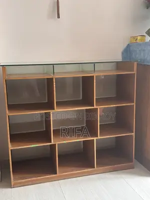 দোকানের শেলফ