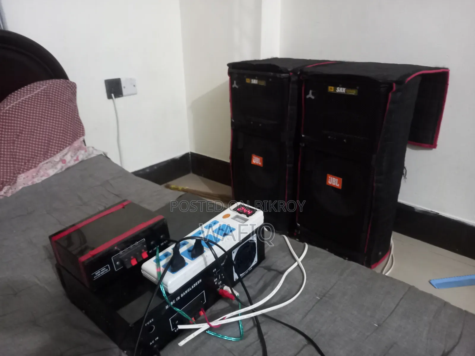 JBL Original Box Used but Only 9 Month Use