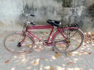 একদম ফেশ সাইকেল টাকার জন বিক্রি করা হবে। দামা দমি করা যাবে।