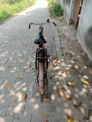 একদম ফেশ সাইকেল টাকার জন বিক্রি করা হবে। দামা দমি করা যাবে।