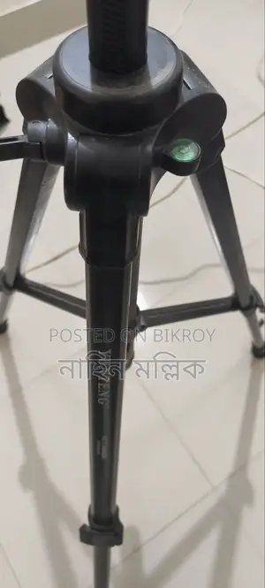 ট্রাইপড ইউন্টেং ভিসিটি ৮৮০