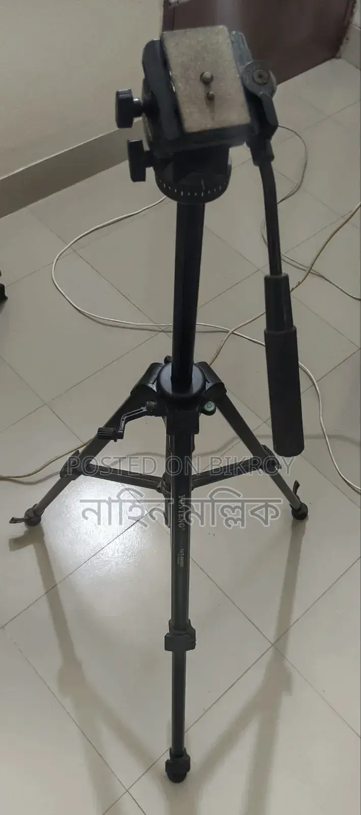 ট্রাইপড ইউন্টেং ভিসিটি ৮৮০