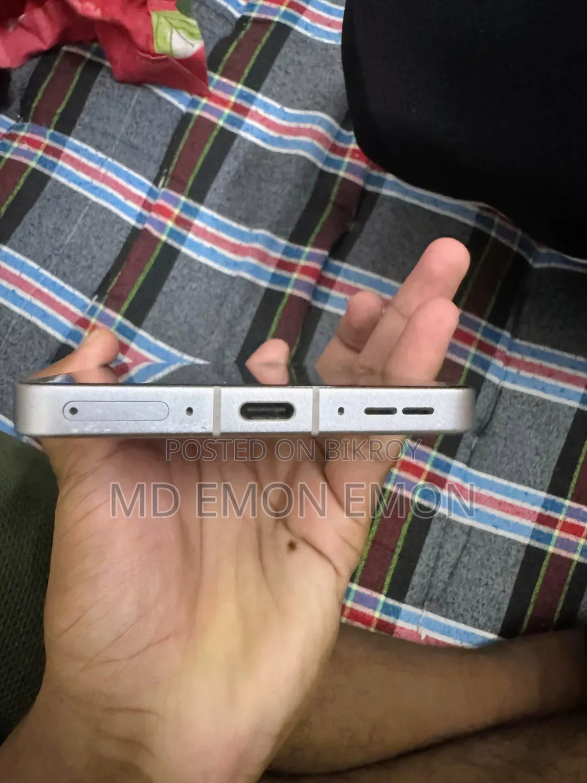 ওয়ানপ্লাস ১৩আর ২৫৬ জিবি হোয়াইট