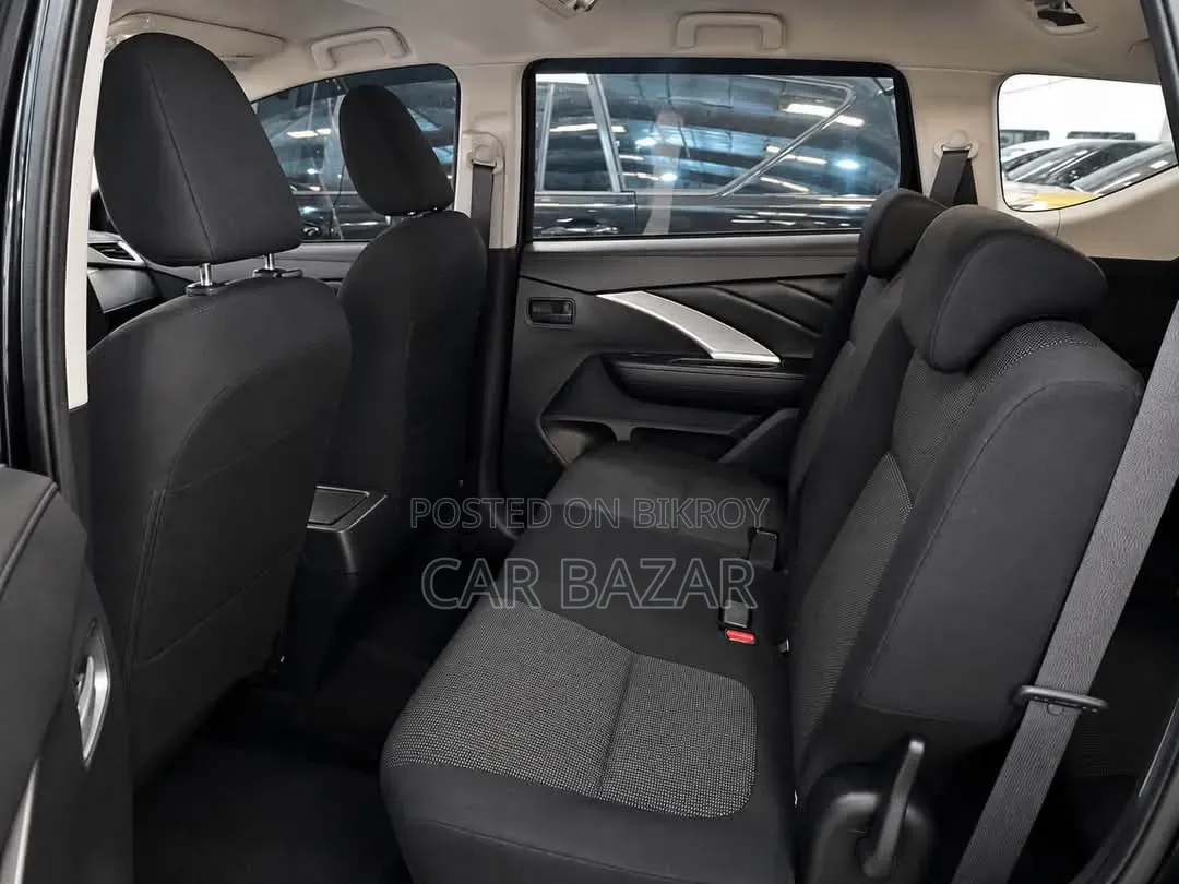 Mitsubishi Xpander E 2025 Gray