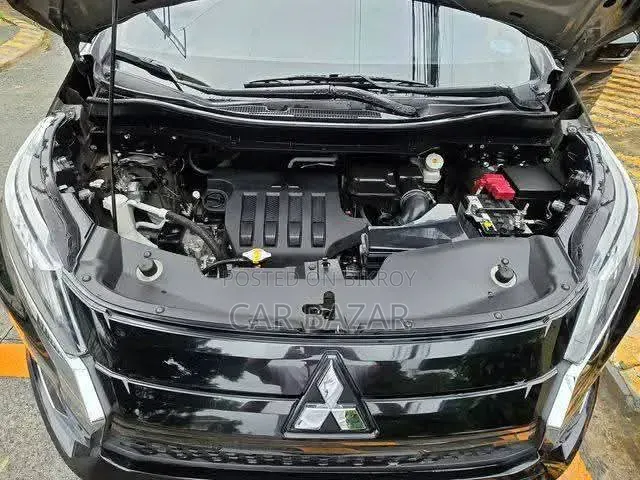 Mitsubishi Xpander E 2025 Gray
