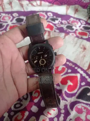 অরজিনাল ফসিল ওয়াচ ইউজড ১ বছর