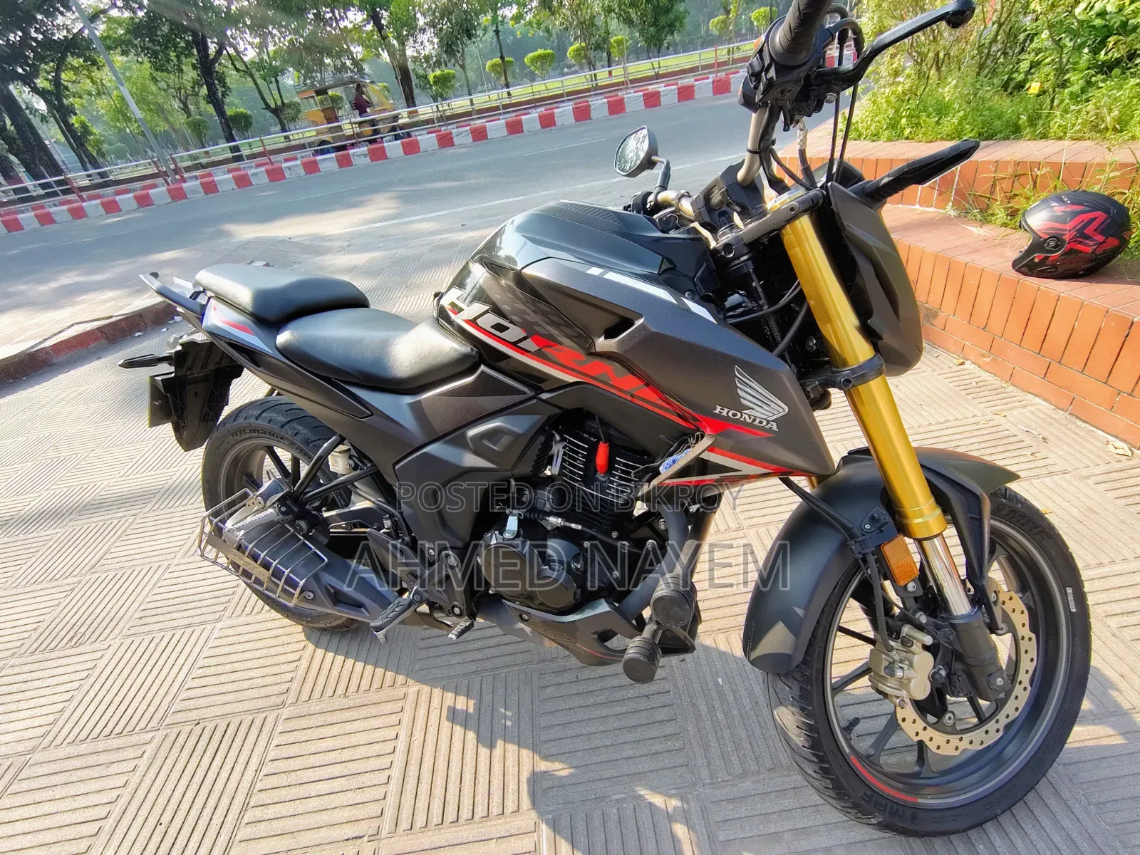 হোন্ডা হর্নেট ২.০ ২০২৪ ব্ল্যাক
